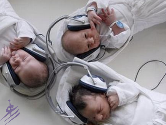 Efectos de escuchar el Corán mientras duerme en los niños